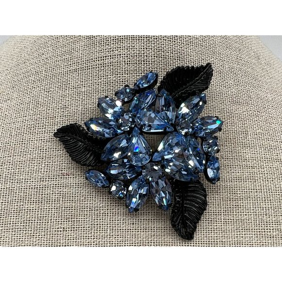 Vintage Weiss Japanned Light Sapphire Blue Double Tiered Statement Brooch - Picture 7 of 7